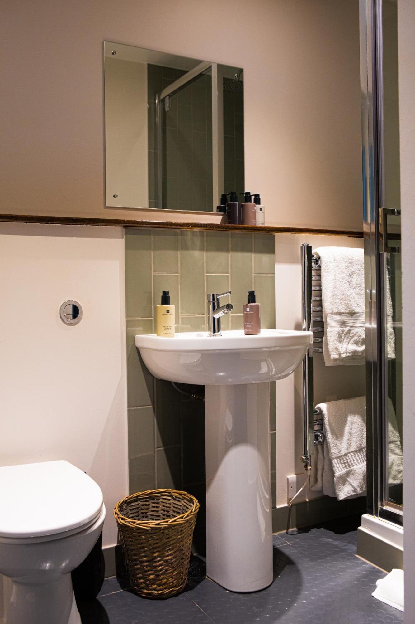 The Crown Rooms London Exteriör bild